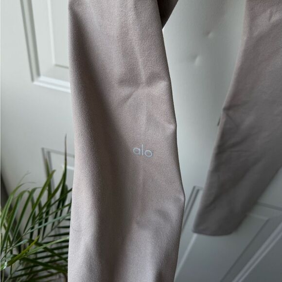 Alo Yoga High-Waist Solid Vapor Leggings Taupe Sz L Full Length 29” Inseam Gym - Picture 4 of 7